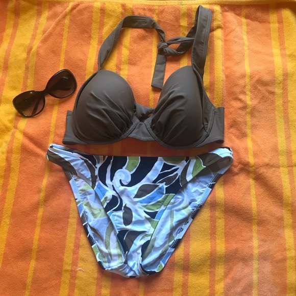 Final Price! Relax by Tommy Bahama Swimsuit - Picture 7 of 8
